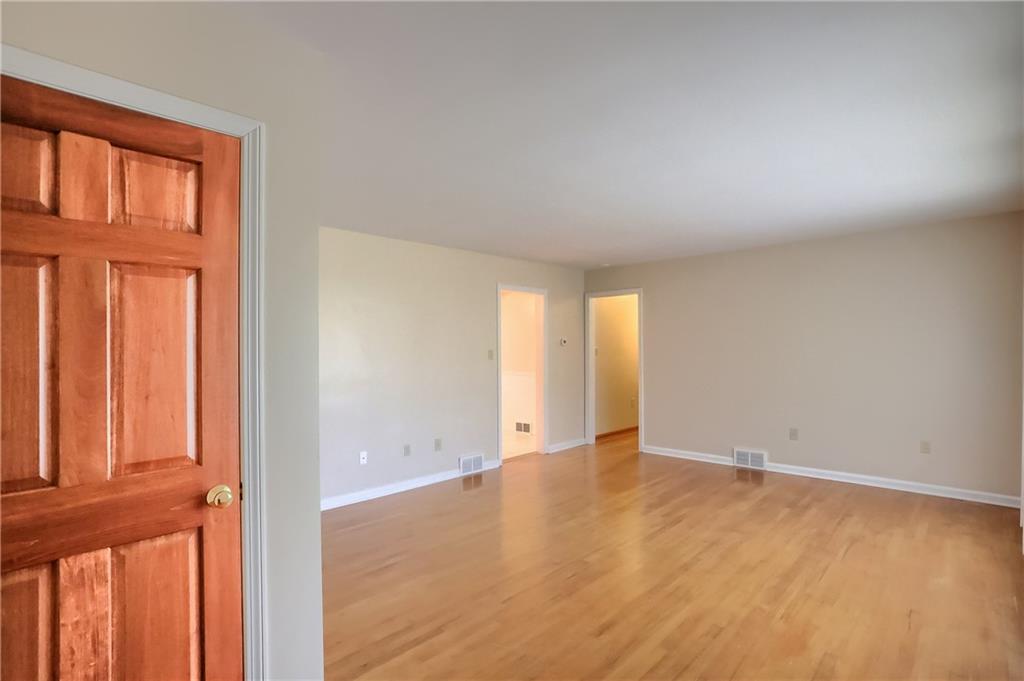 354 Center Grange Road Monaca, PA 15061 - Photo 13 of 25 Gallery Image 13