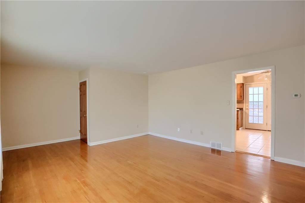 354 Center Grange Road Monaca, PA 15061 - Photo 5 of 25 Gallery Image 5
