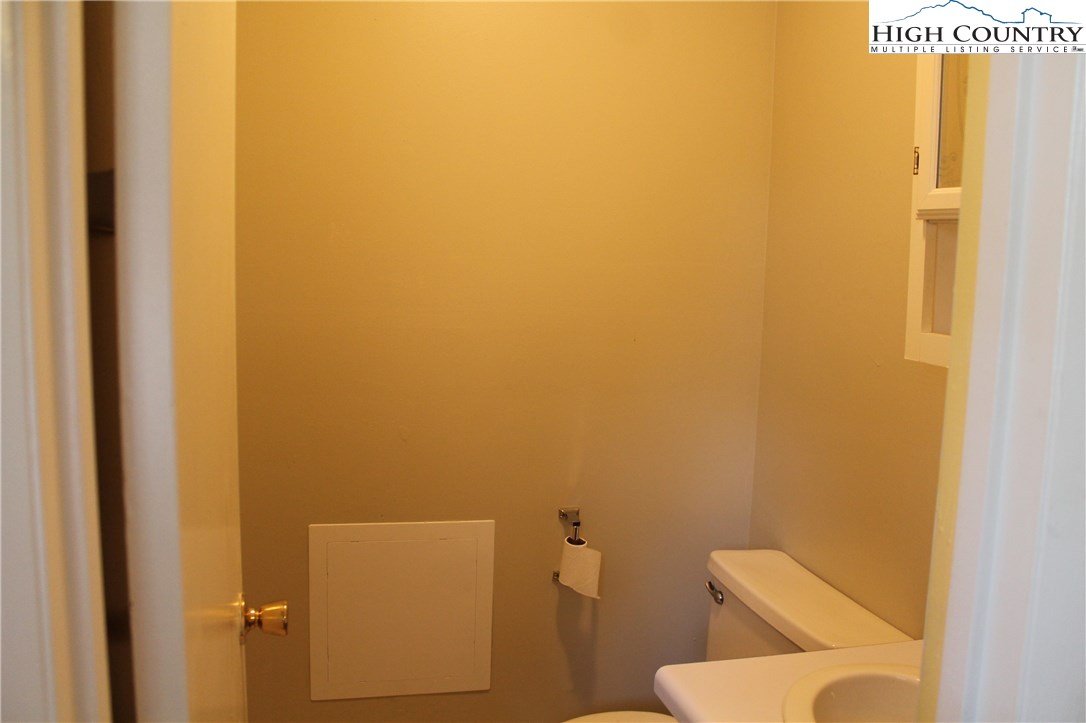 780 Flat Rock Road Crumpler, NC 28617 - Photo 8 of 11 Gallery Image 8