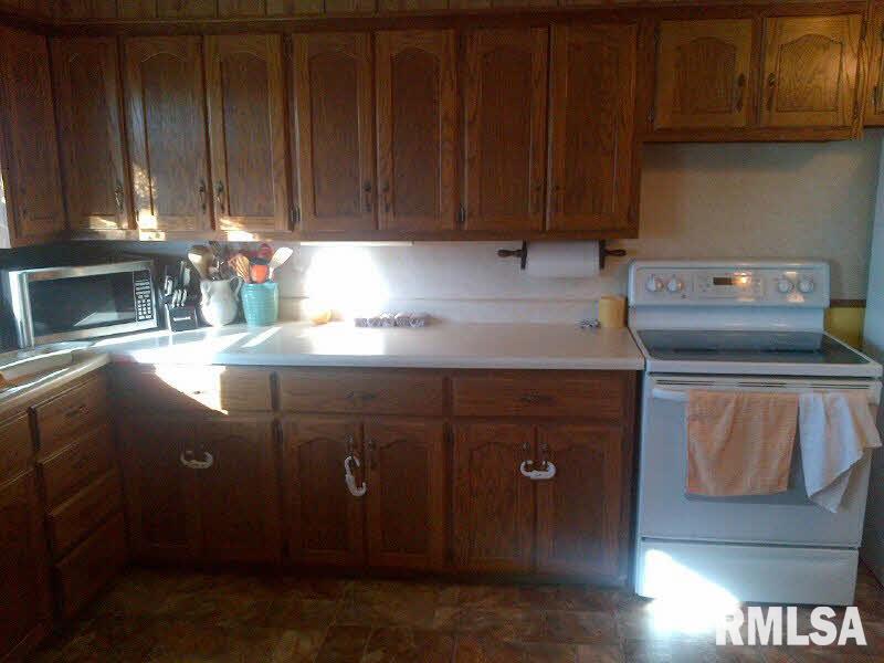 22160 Oak Hill Road Ewing, IL 62836 - Photo 11 of 19 Gallery Image 11