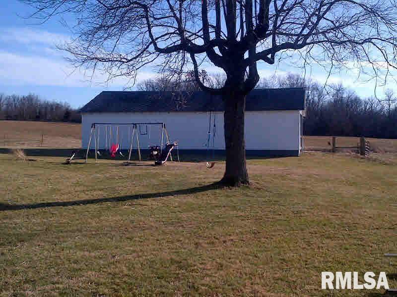 22160 Oak Hill Road Ewing, IL 62836 - Photo 14 of 19 Gallery Image 14