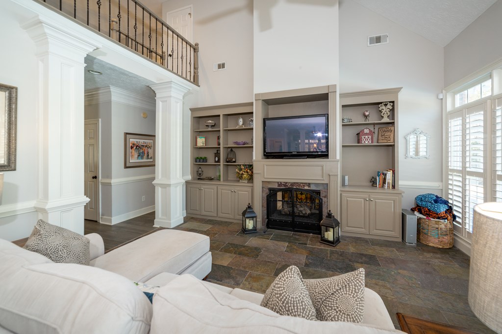 521 Pueblo Road Columbus, GA 31904 - Photo 6 of 32 Living Room