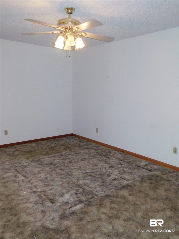 19161 Horseshoe Circle Seminole, AL 36574 - Photo 13 of 30