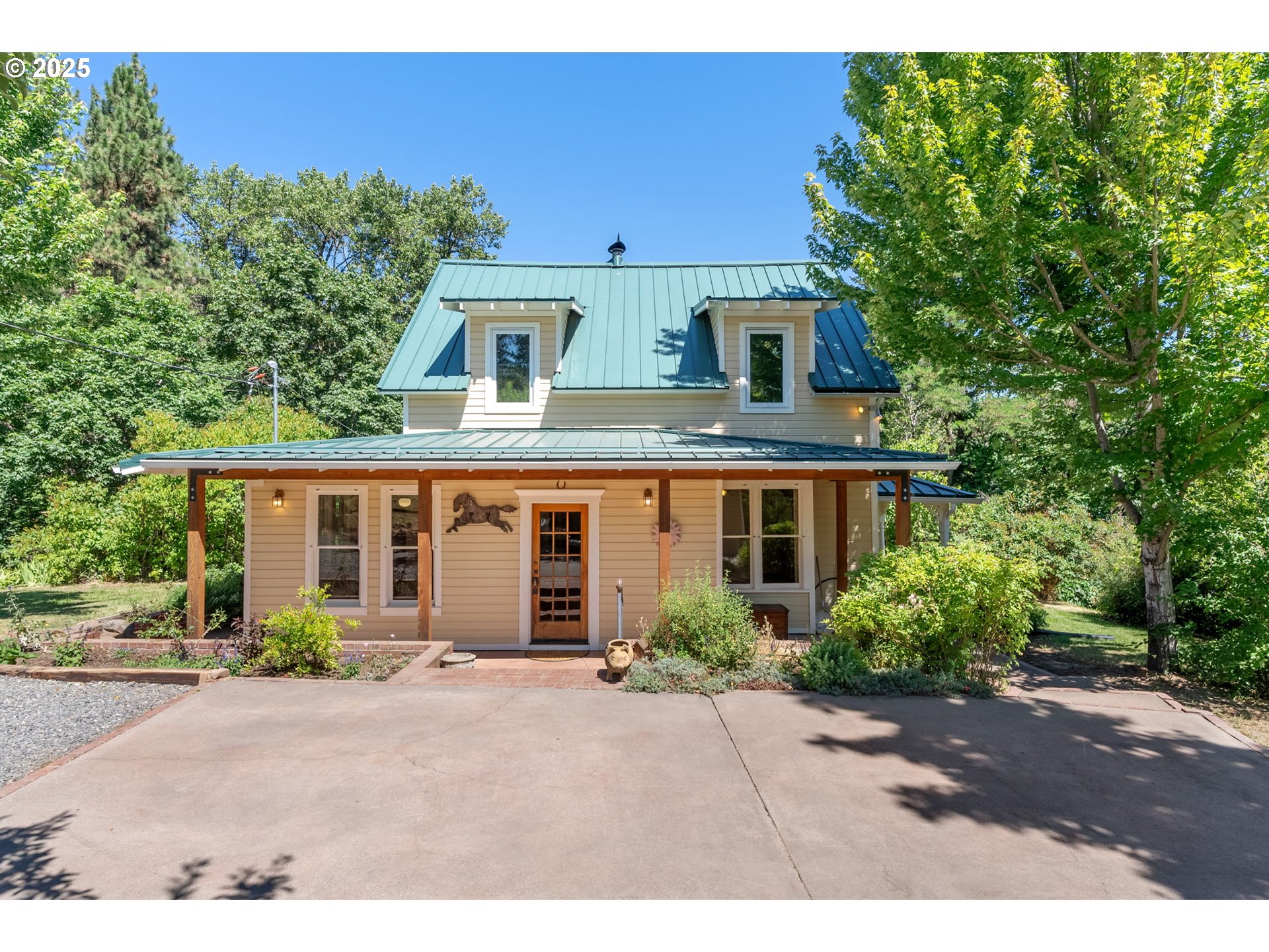 951 Mosier Creek Road Mosier, OR 97040 - Photo 1 of 48 Gallery Image 1