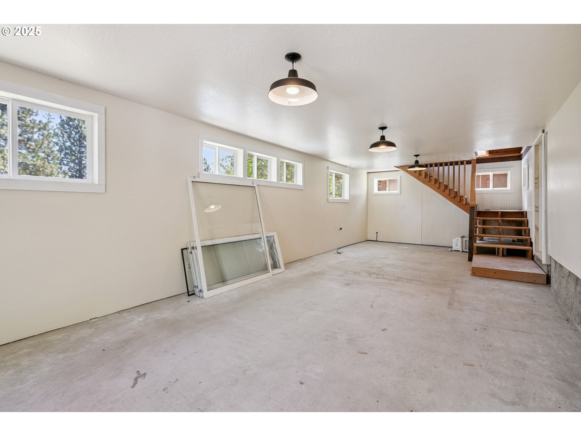 951 Mosier Creek Road Mosier, OR 97040 - Photo 42 of 48 Gallery Image 42