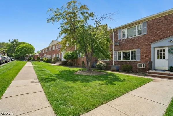 $250,000 | 18 Wedgewood Drive, Unit 25, Verona, NJ 07044