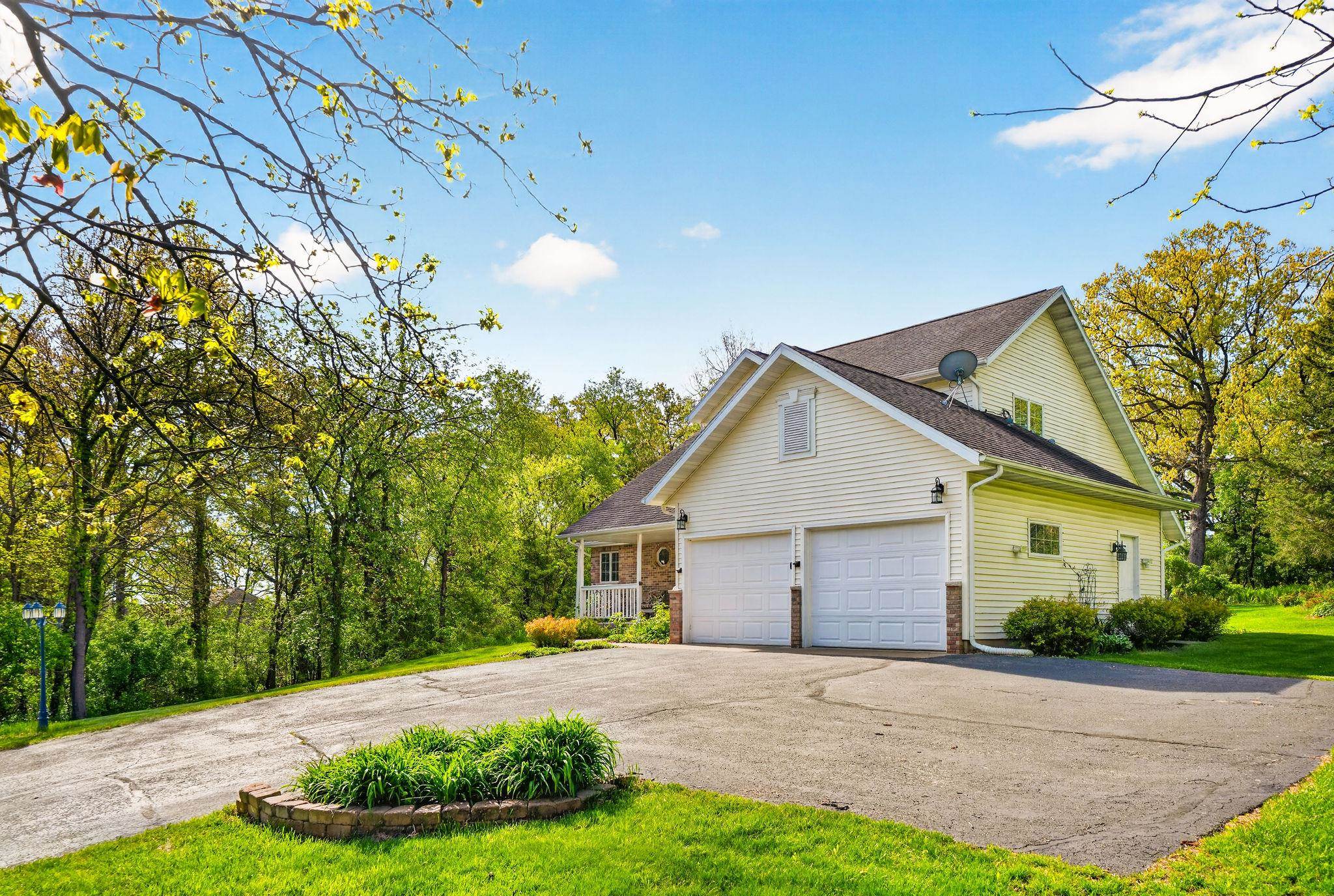 W7183 Breneman Road Pardeeville, WI 53954 - Photo 37 of 52