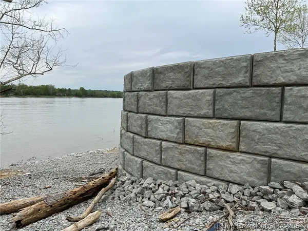 $227,500 | Upper River Road, Jeffersonville, IN 47130