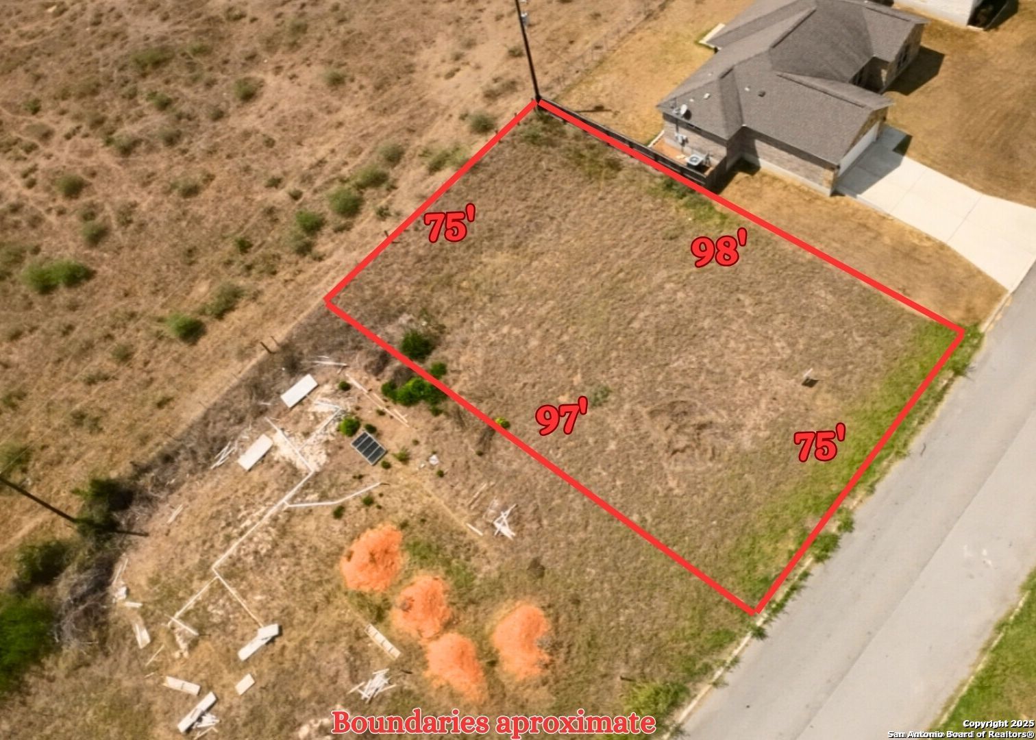 152 North First Street Floresville, TX 78114 - Photo 2 of 7