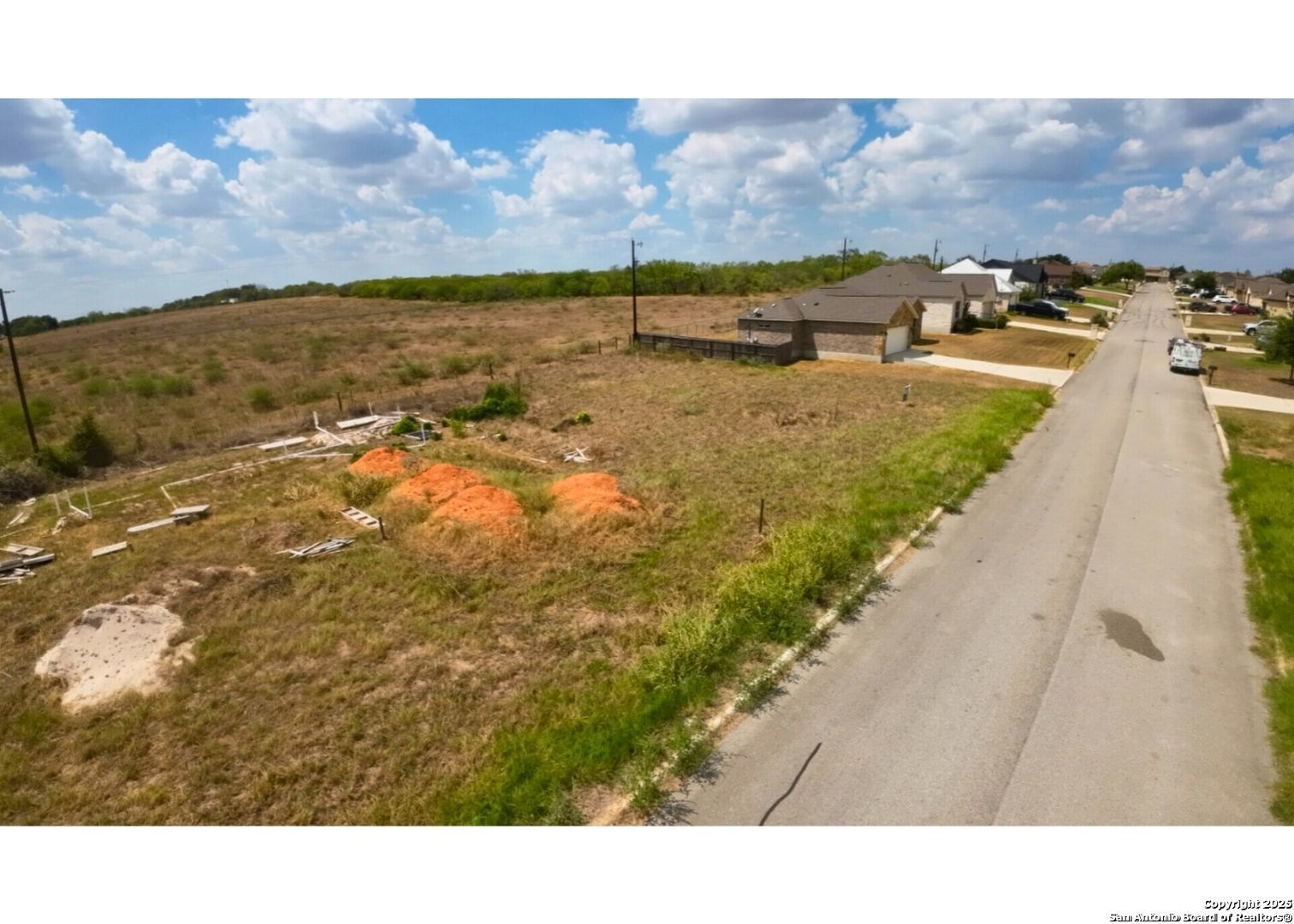 152 North First Street Floresville, TX 78114 - Photo 4 of 7