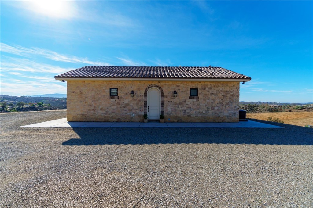 37219 Quarter Valley Road Temecula, CA 92592 - Photo 1 of 49 Beautiful home on a hill!