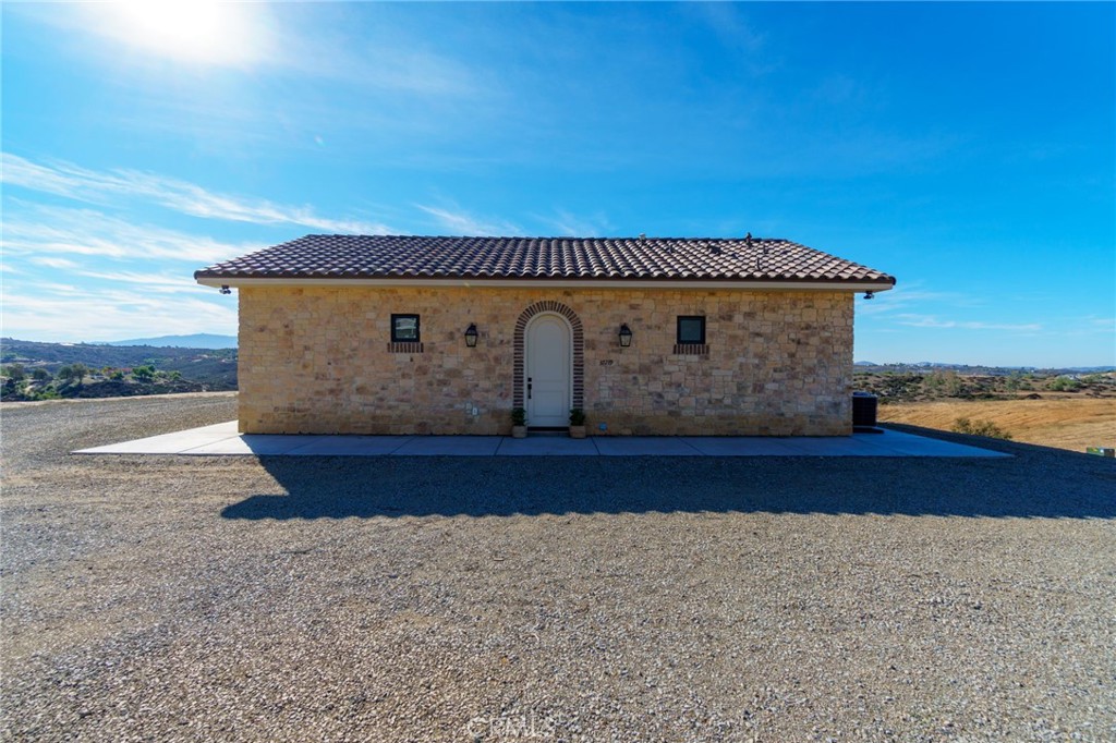 37219 Quarter Valley Road Temecula, CA 92592 - Photo 3 of 51