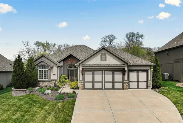 $599,900 | 3112 Northeast 92nd Street, Kansas City, MO 64156