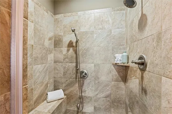 $599,900 | 3112 Northeast 92nd Street, Kansas City, MO 64156
