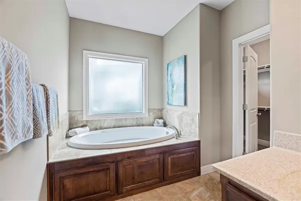 $599,900 | 3112 Northeast 92nd Street, Kansas City, MO 64156