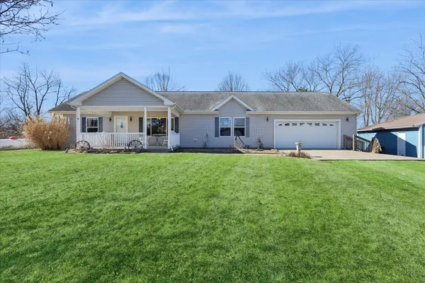 $350,000 | 4866 North 12000w Road, Wilmington, IL 60481