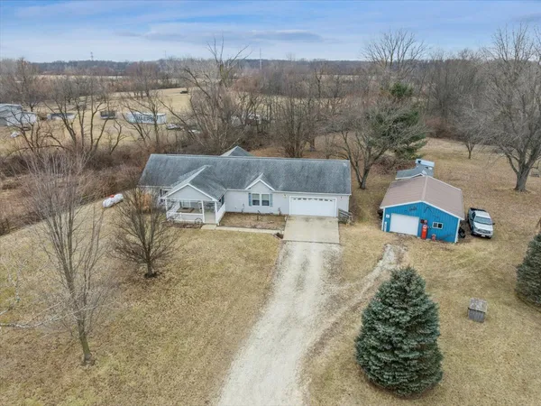 $350,000 | 4866 North 12000w Road, Wilmington, IL 60481