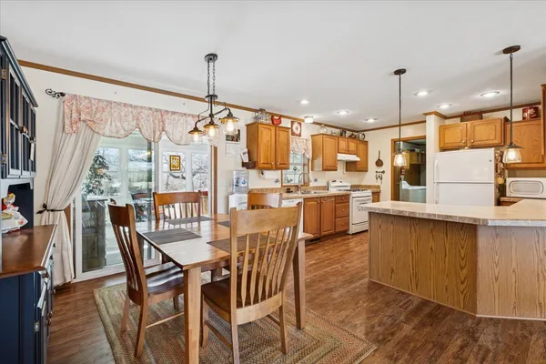 $350,000 | 4866 North 12000w Road, Wilmington, IL 60481