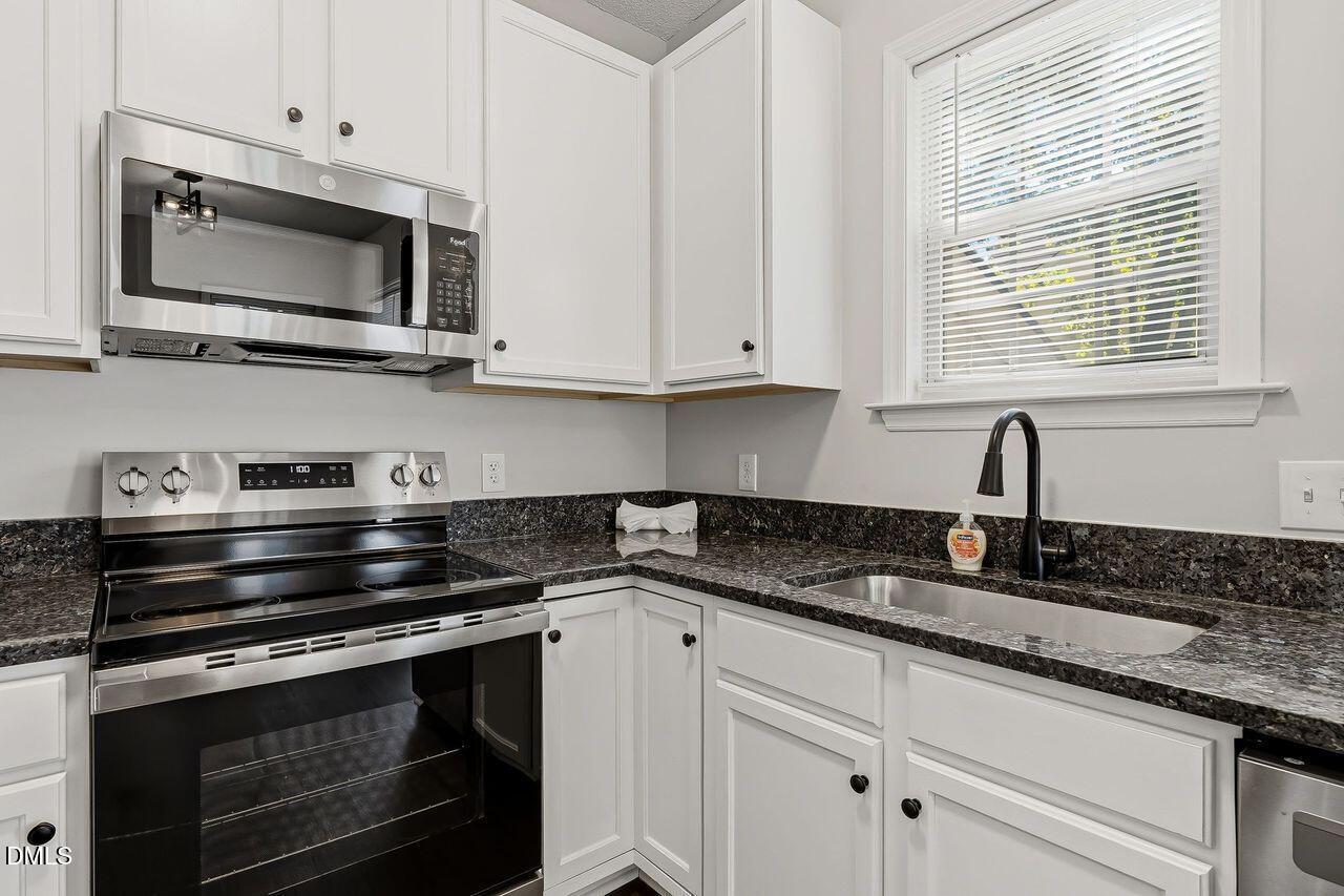 1936 Crag Burn Lane Raleigh, NC 27604 - Photo 19 of 51 d_Int_Kit 4