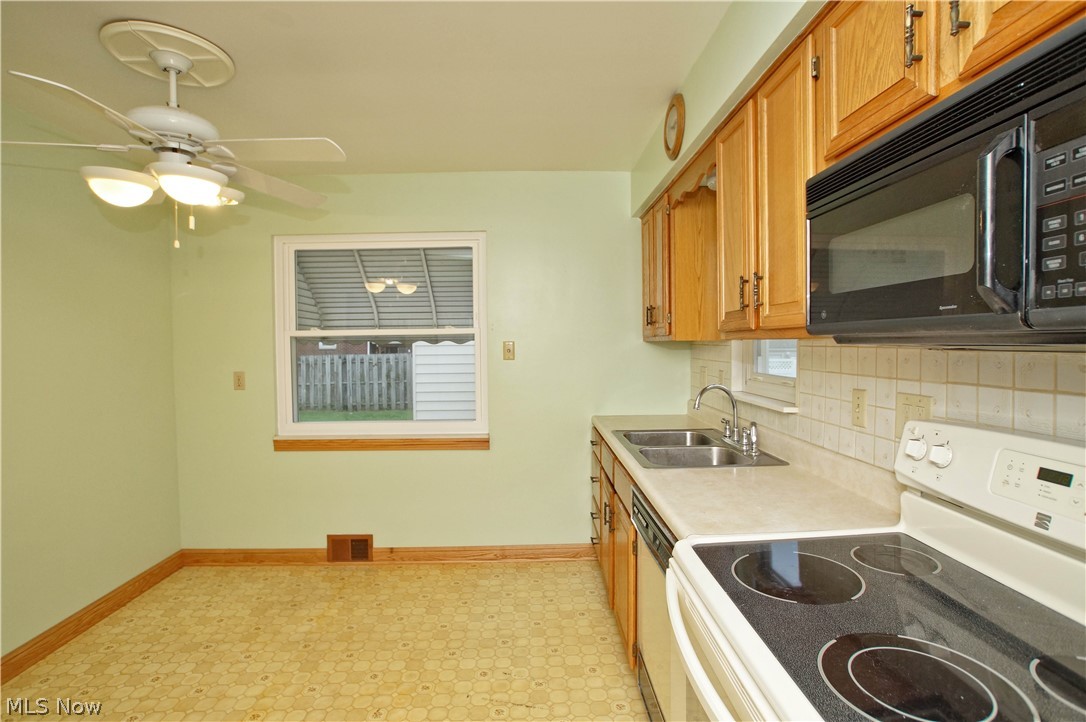 1530 Mapledale Road Wickliffe, OH 44092 - Photo 7 of 27 Gallery Image 7