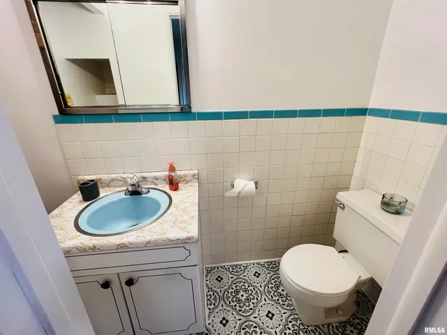 $145,000 | 385 3rd Street, Omaha, IL 62871