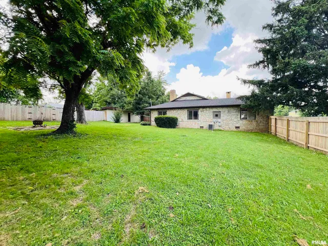 $145,000 | 385 3rd Street, Omaha, IL 62871