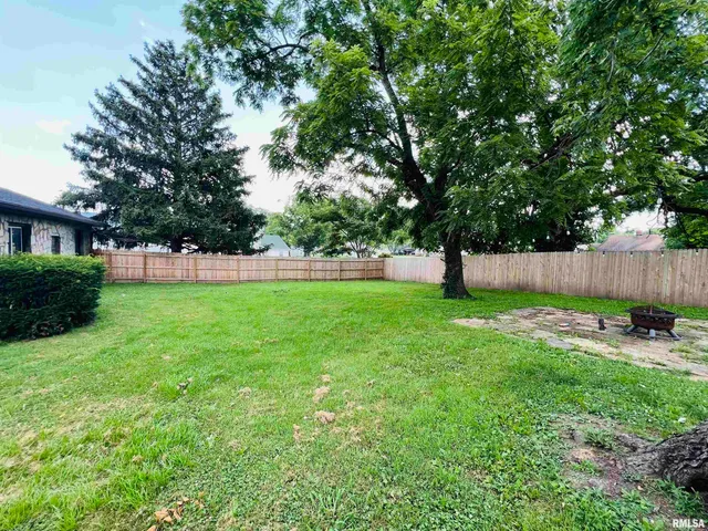 $145,000 | 385 3rd Street, Omaha, IL 62871