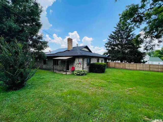 $145,000 | 385 3rd Street, Omaha, IL 62871