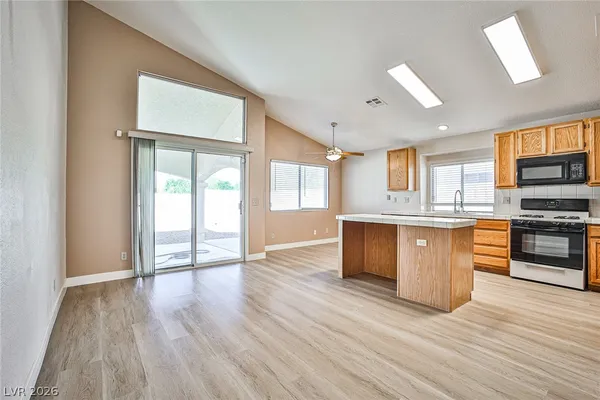$1,890 | 3923 Mountain Birch Street, Las Vegas, NV 89147
