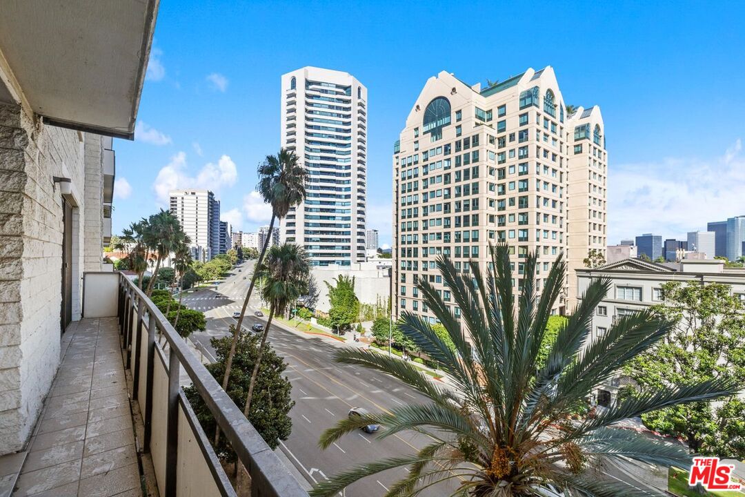 10535 Wilshire Boulevard, Unit 801 Los Angeles, CA 90024 - Photo 13 of 53 a view of a city with tall buildings