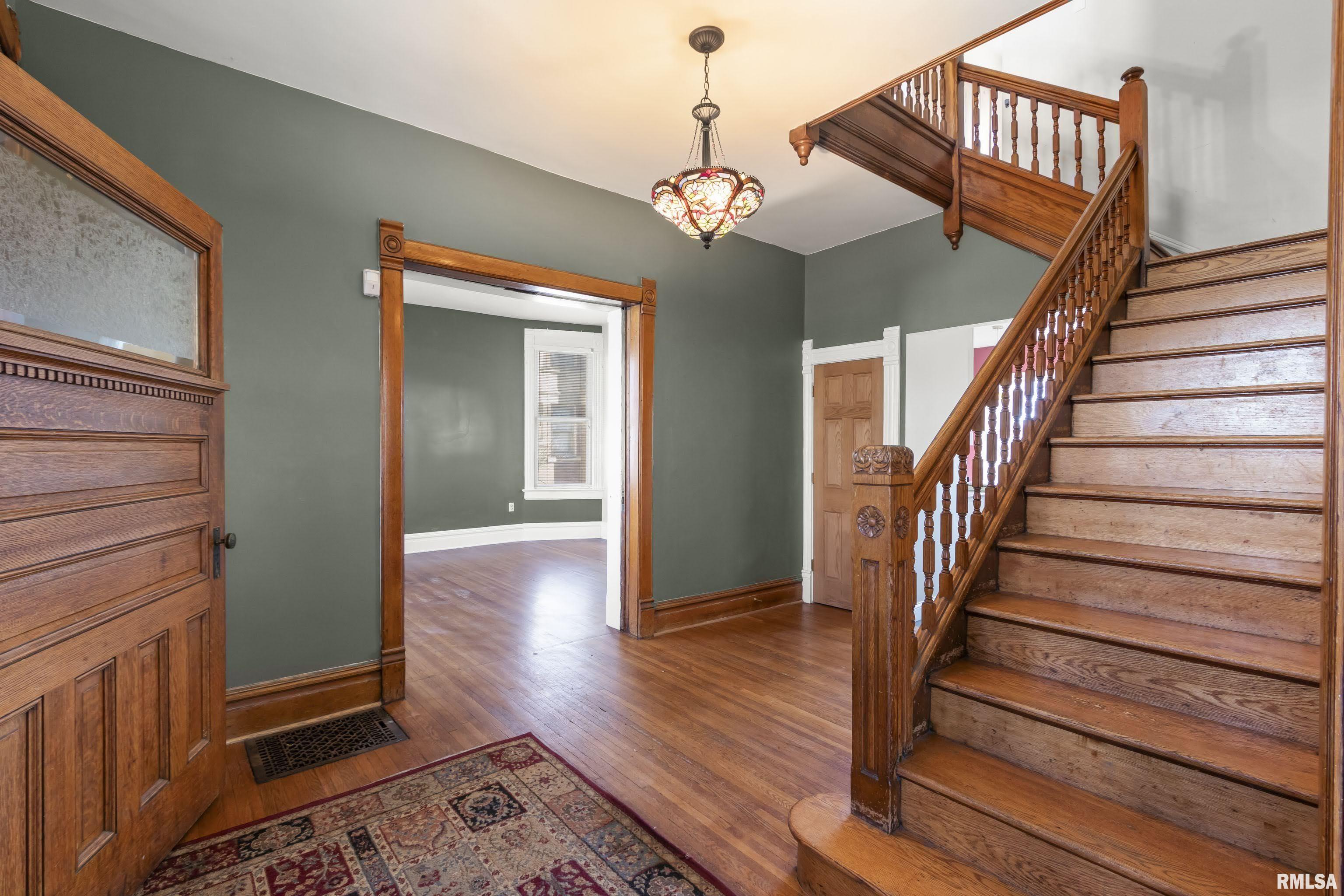 528 West High Street Peoria, IL 61606 - Photo 5 of 54
