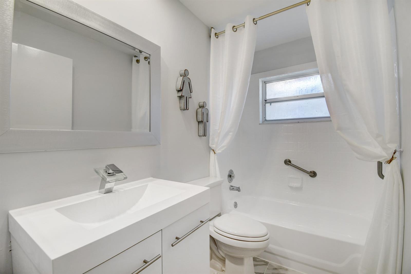 11072 Rios Road Boca Raton, FL 33498 - Photo 23 of 34 31_dsc_9678_79_80_81_82