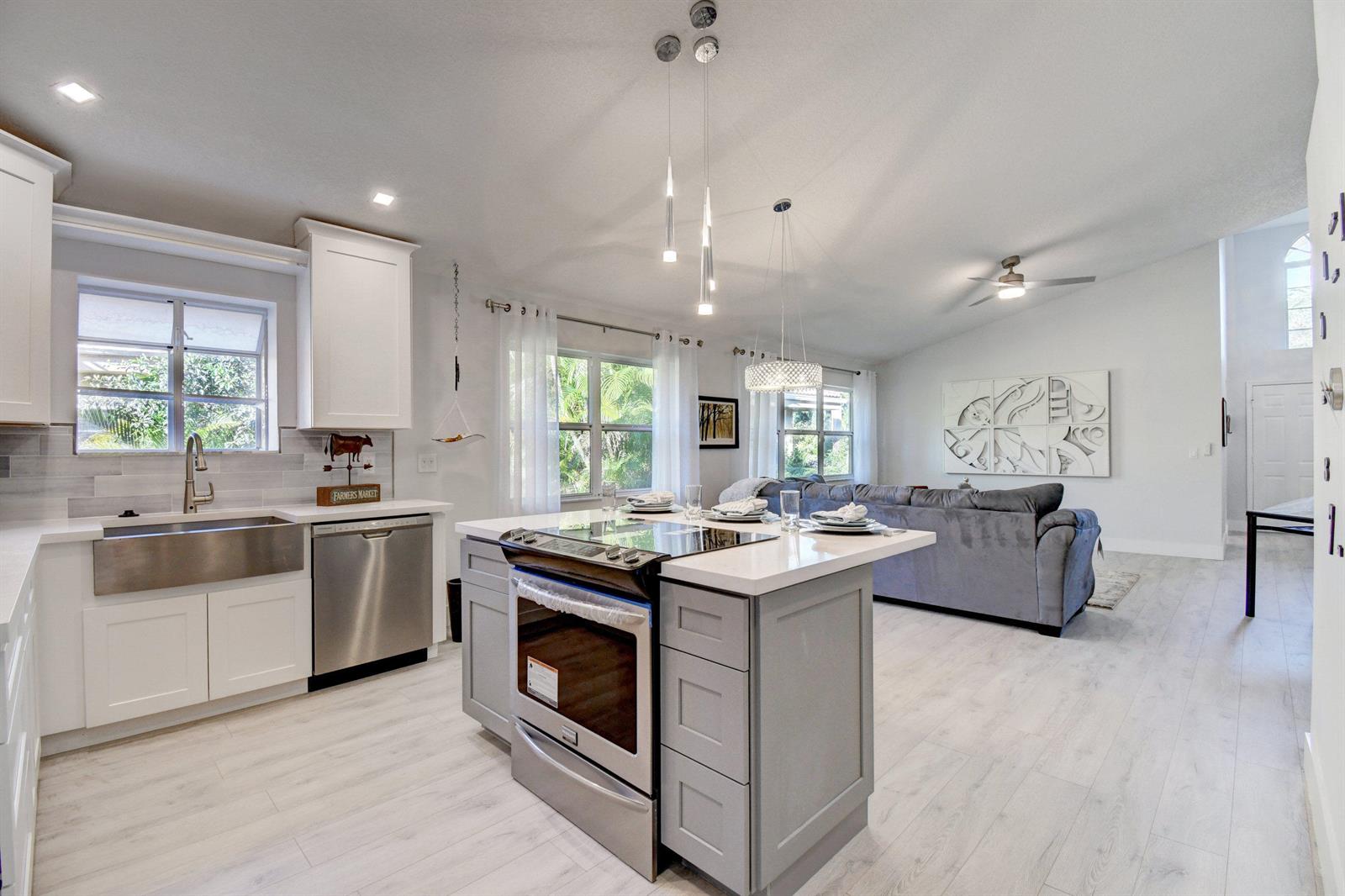 11072 Rios Road Boca Raton, FL 33498 - Photo 9 of 34 15_dsc_9823_4_5_6_7