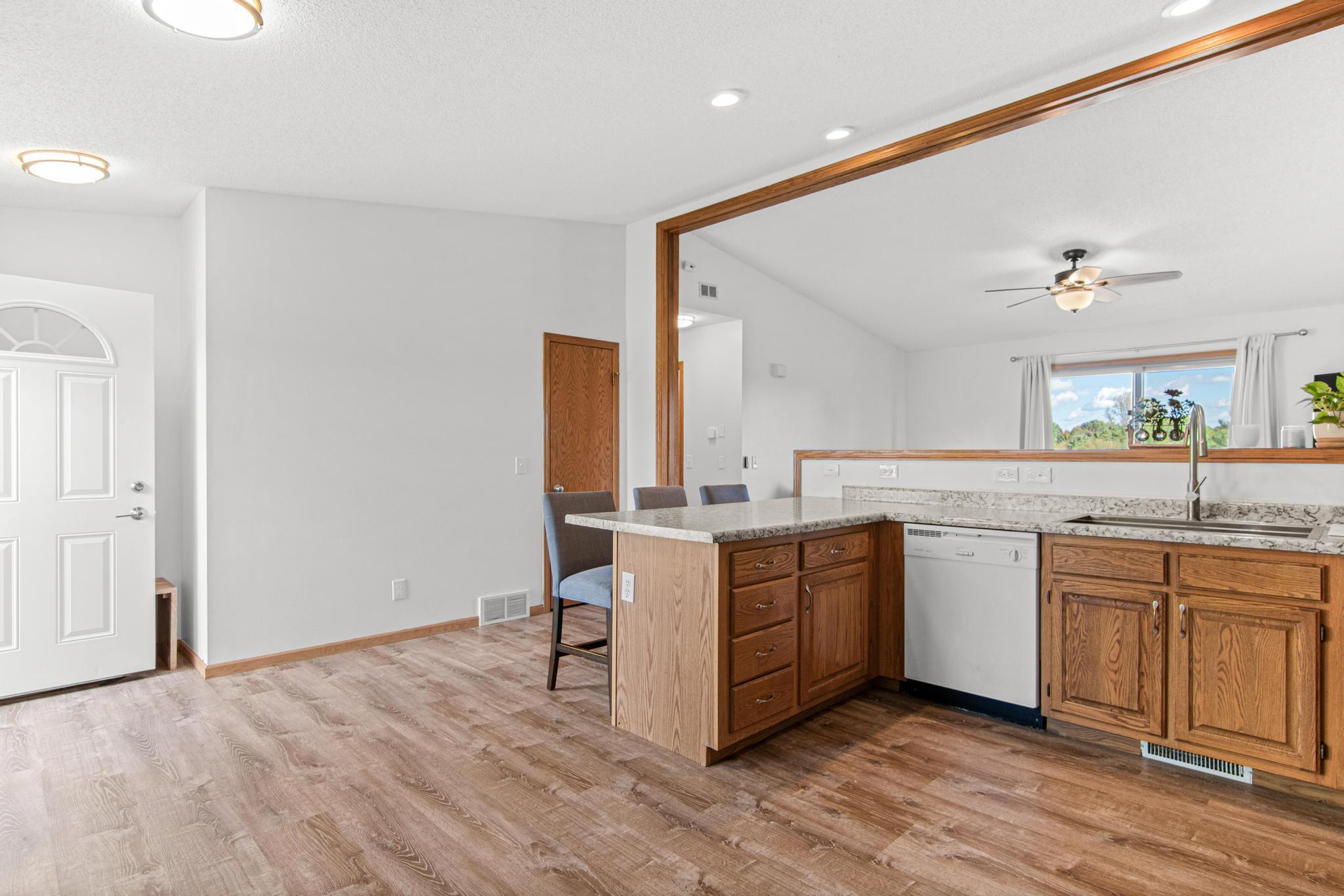 1016 West Ridge Court New Richmond, WI 54017 - Photo 3 of 30