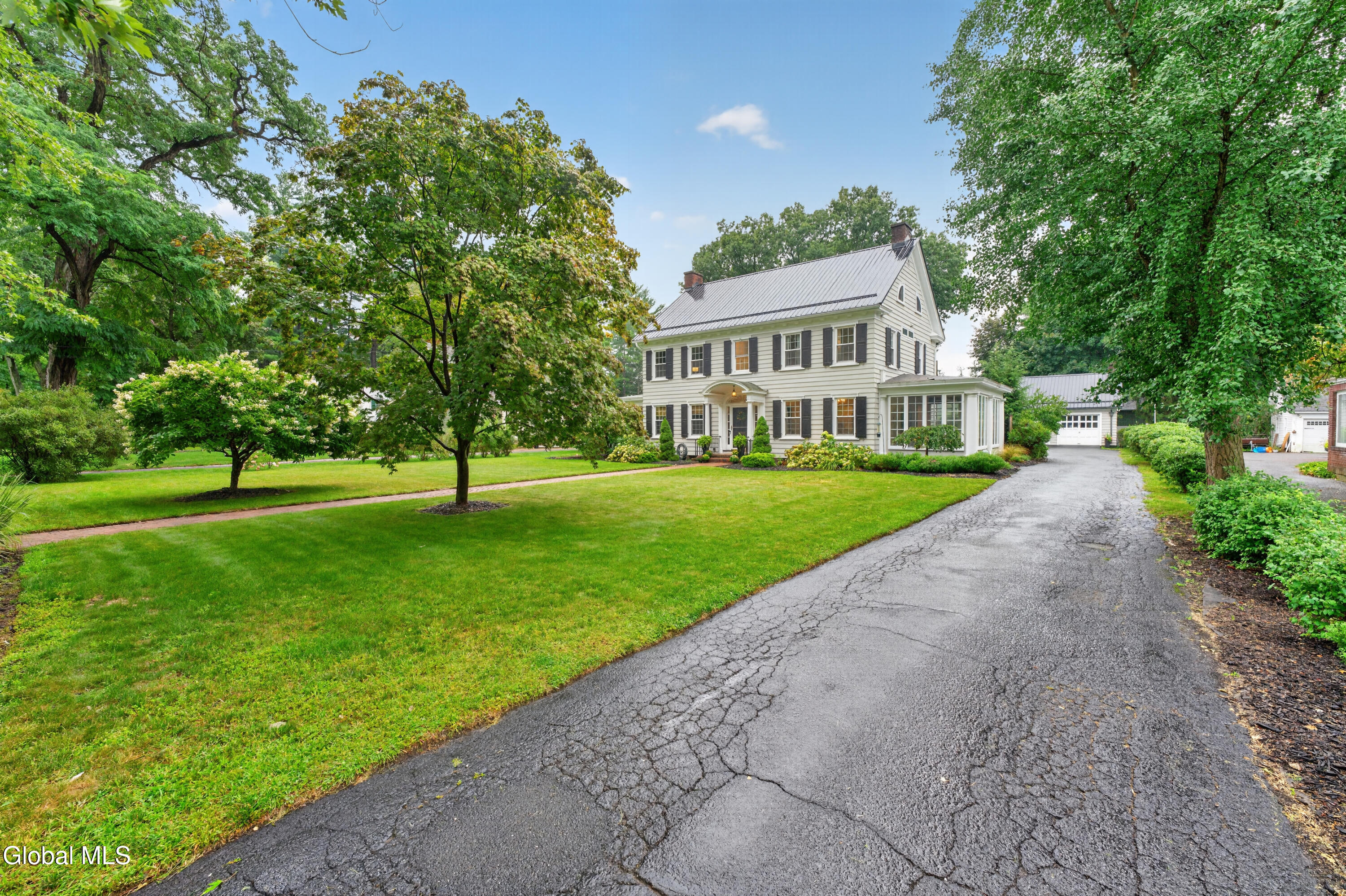 4 Sunnyside Road Scotia, NY 12302 - Photo 3 of 59 0 Front 1