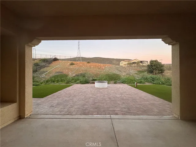 a view of a road from a yard