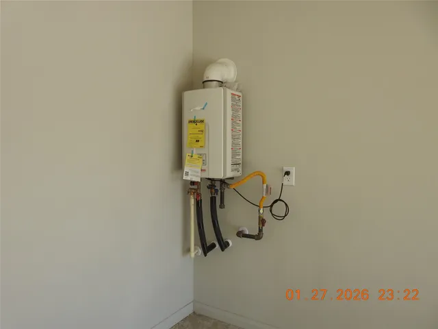 $2,350 | 1130 Muscadine Hollow Lane, Richmond, TX 77406