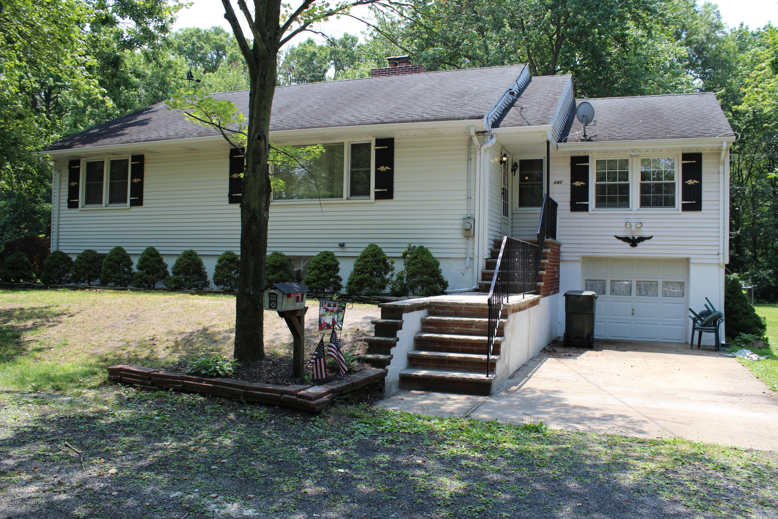 340 Middle Road Hazlet, NJ 07730 - Photo 1 of 15 IMG_0394