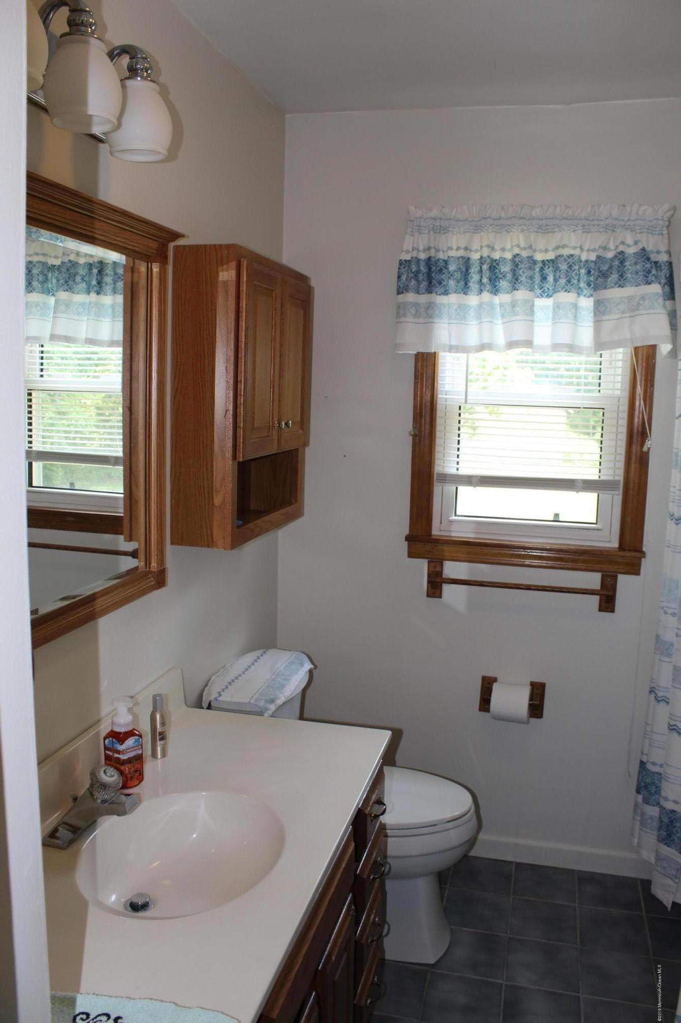 340 Middle Road Hazlet, NJ 07730 - Photo 11 of 15 IMG_0402 - Copy