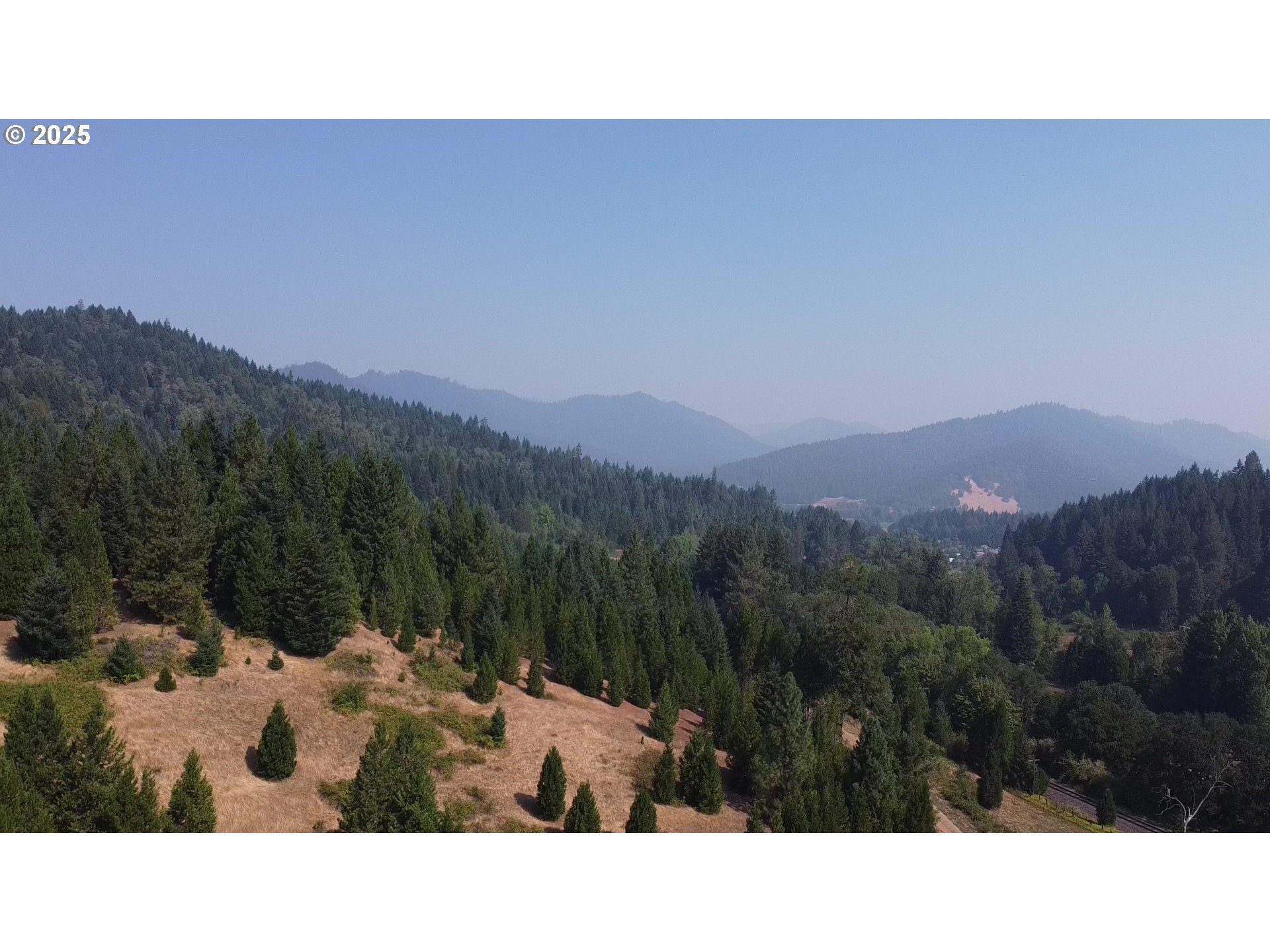 911 Tunnel Road Glendale, OR 97442 - Photo 25 of 29 a outdoor view