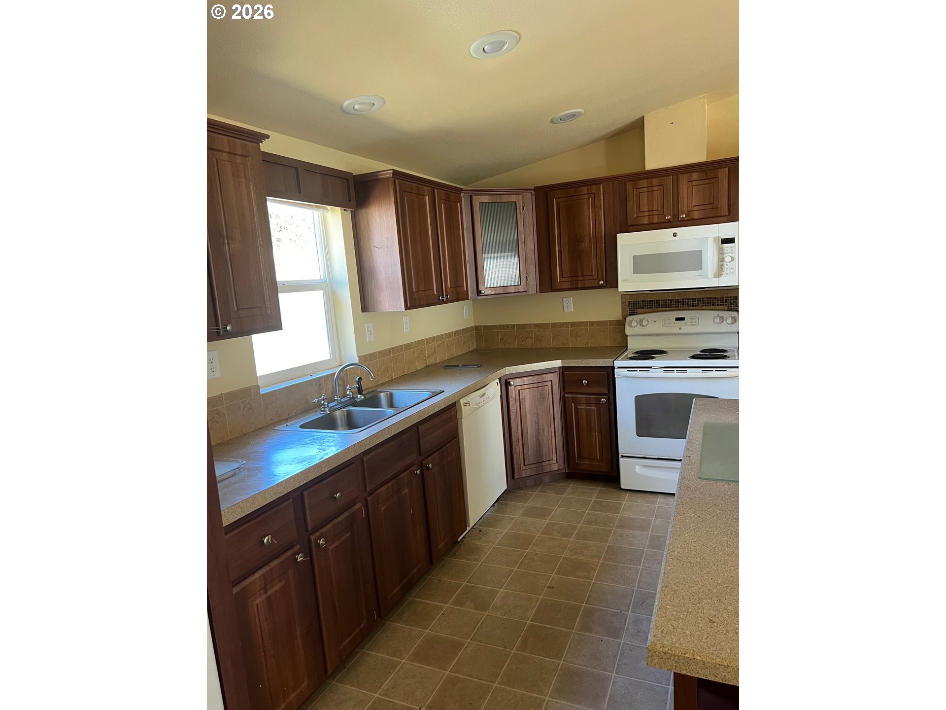 911 Tunnel Road Glendale, OR 97442 - Photo 32 of 33