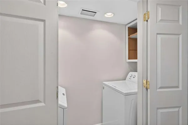 $275,000 | 1 Fairway Drive, Kennesaw, GA 30144