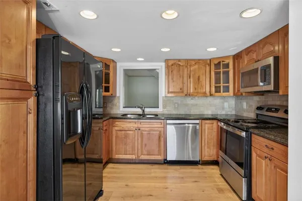 $275,000 | 1 Fairway Drive, Kennesaw, GA 30144