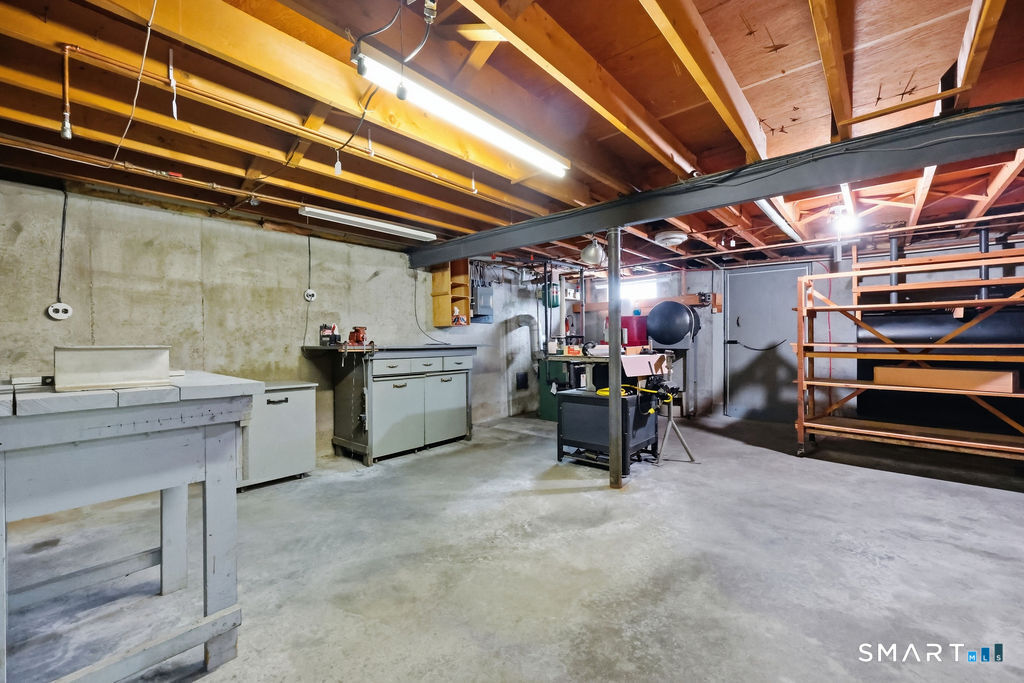 24 Iroquois Road Enfield, CT 06082 - Photo 25 of 38