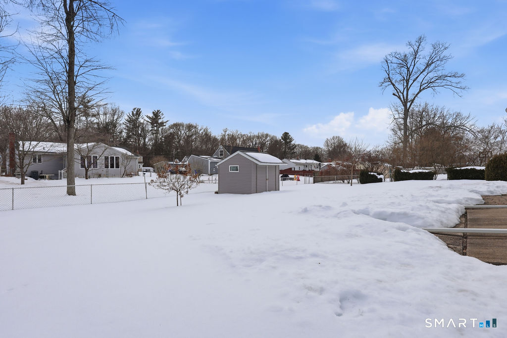 24 Iroquois Road Enfield, CT 06082 - Photo 31 of 38