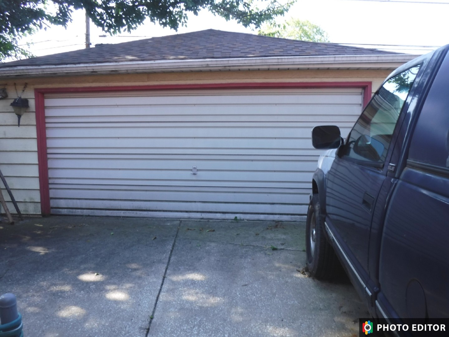 8627 44th Street Lyons, IL 60534 - Photo 3 of 6 a view of a small space