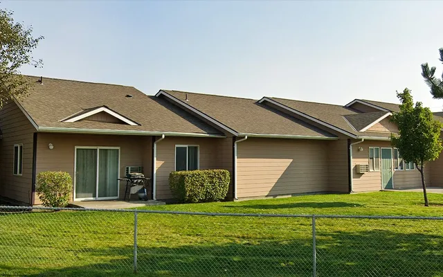 $692 | 340 E Street, Ephrata, WA 98823