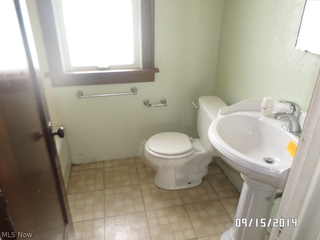 12539 North Road Cleveland, OH 44111 - Photo 6 of 11 Gallery Image 6
