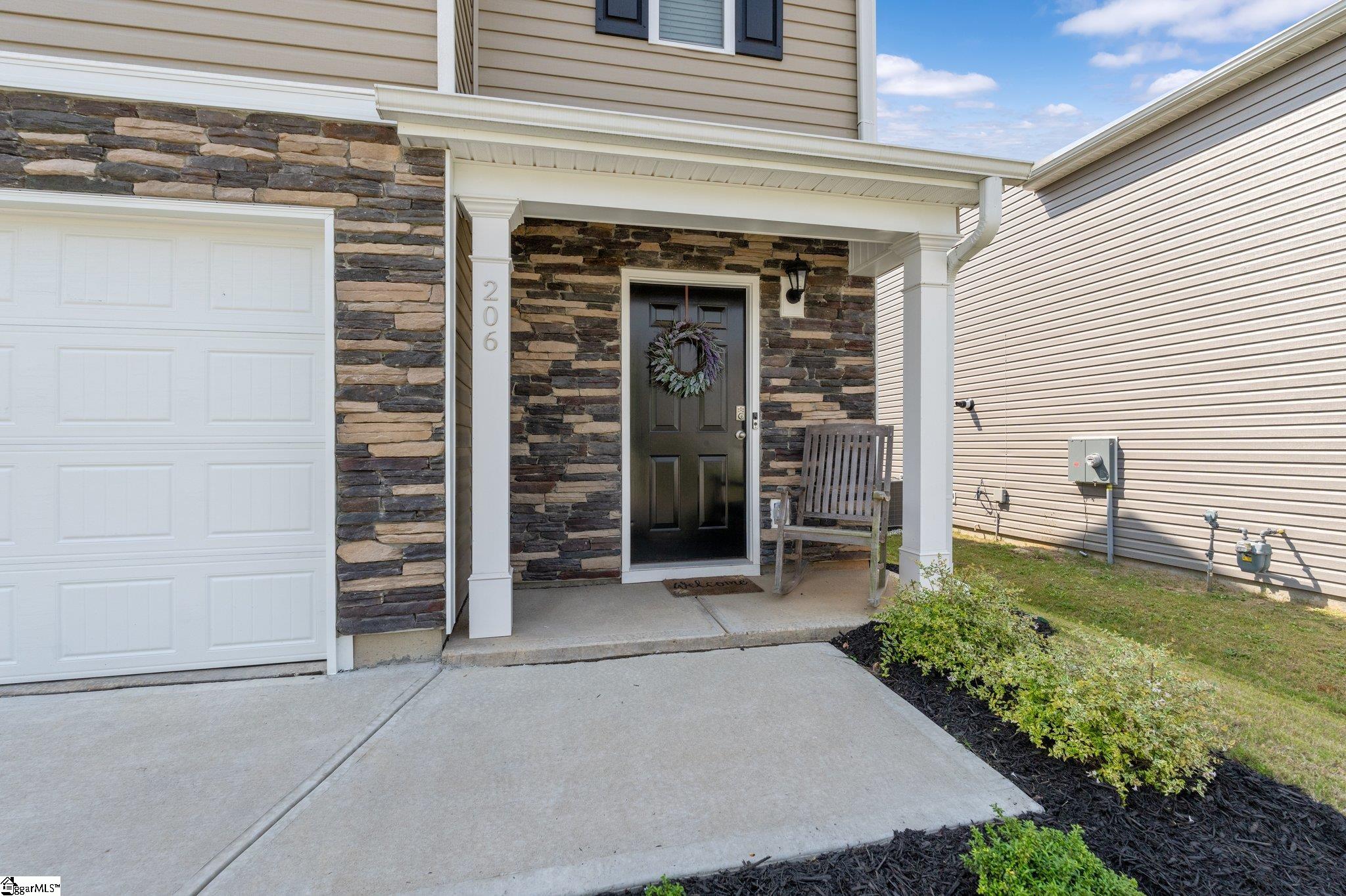 206 Bonifay Drive Fountain Inn, SC 29644 - Photo 3 of 33