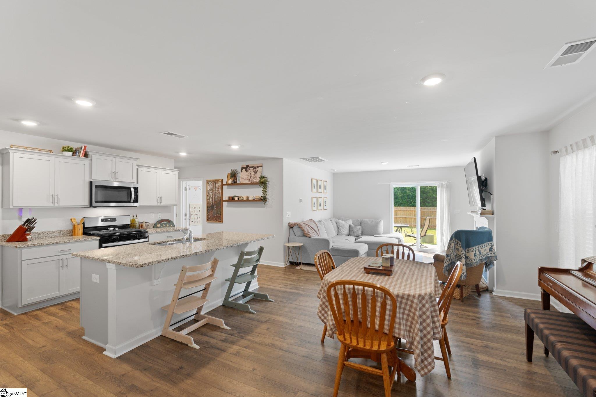 206 Bonifay Drive Fountain Inn, SC 29644 - Photo 6 of 33